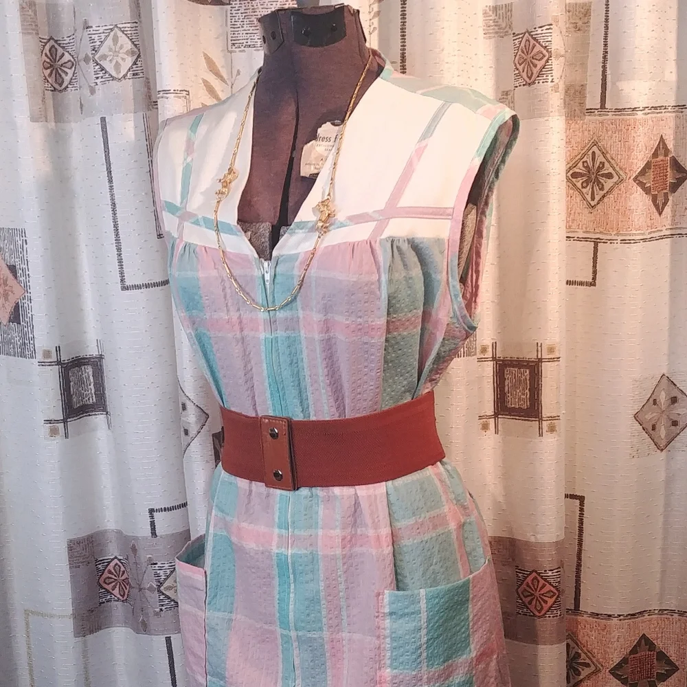 Vintage Komar soft plaid house dress - Picture 2 of 10